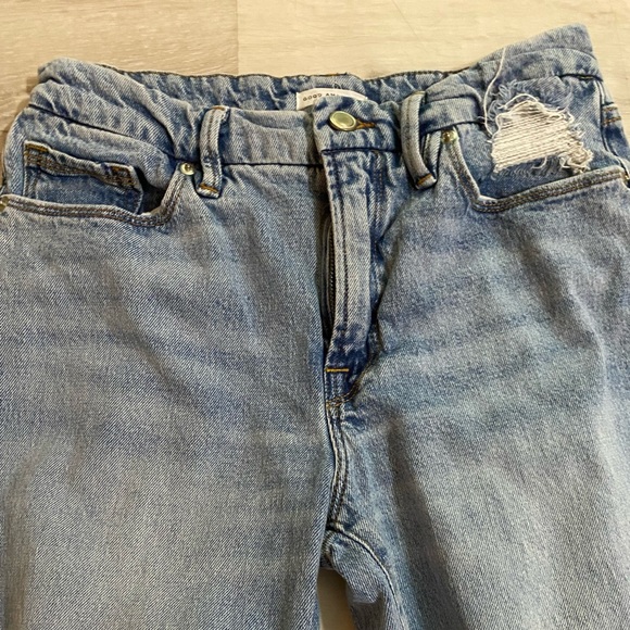 Good American Mom Jeans distressed raw hem medium light wash size 4/27 - Picture 3 of 8